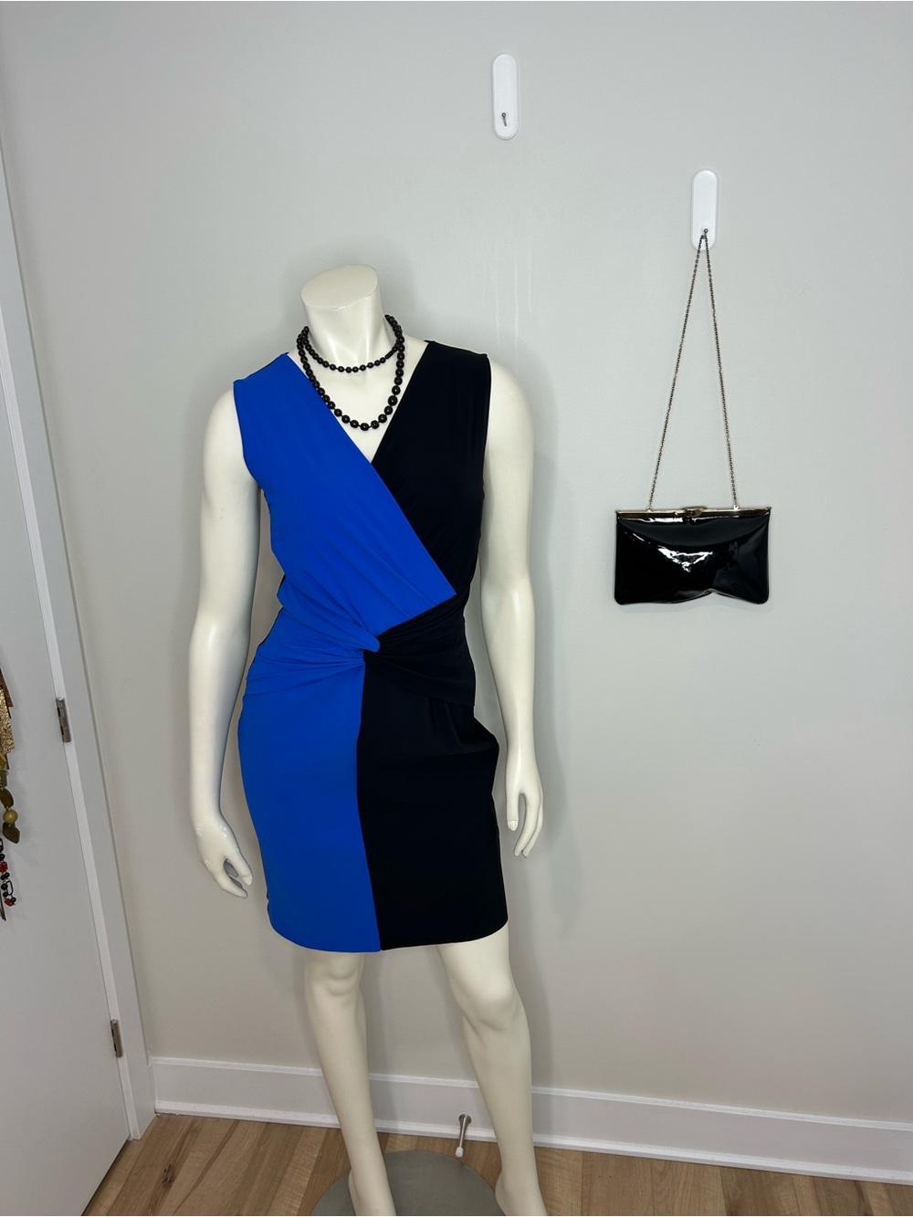Designer Chiara Boni Royal Blue & Black Sleeveless Twist-Waist Midi Dress❤️12